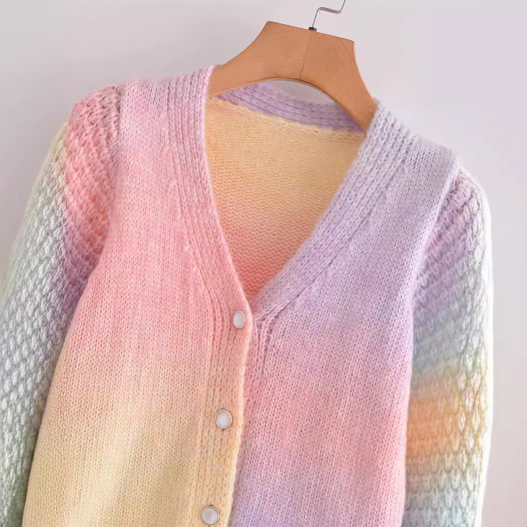 Kvinnors cardigan med färgglad gradient och milda övergångar Mirla-Eva Jonsson