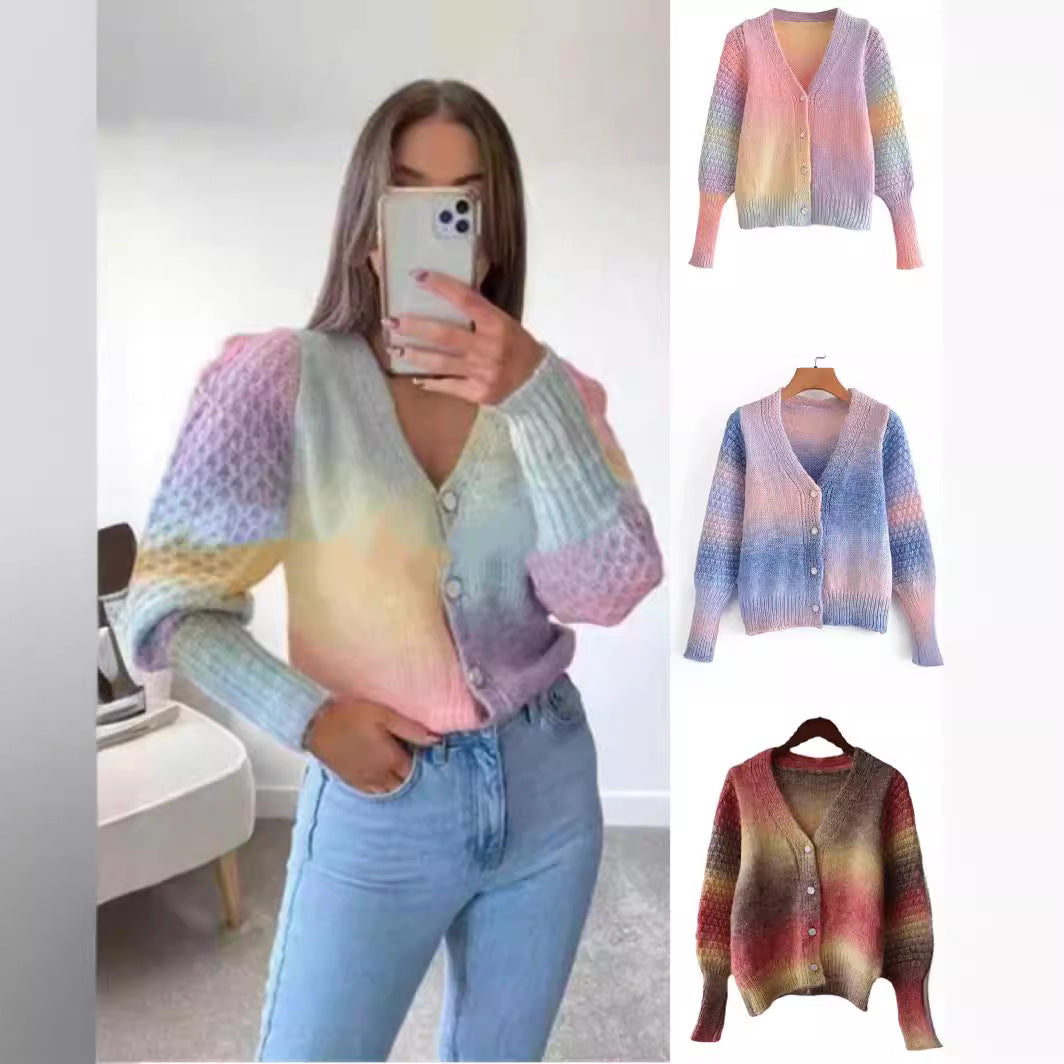 Kvinnors cardigan med färgglad gradient och milda övergångar Mirla-Eva Jonsson