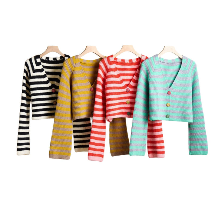 Kvinnors cardigan med färgglad knappdesign och avslappnad skärning Mirla-Eva Jonsson