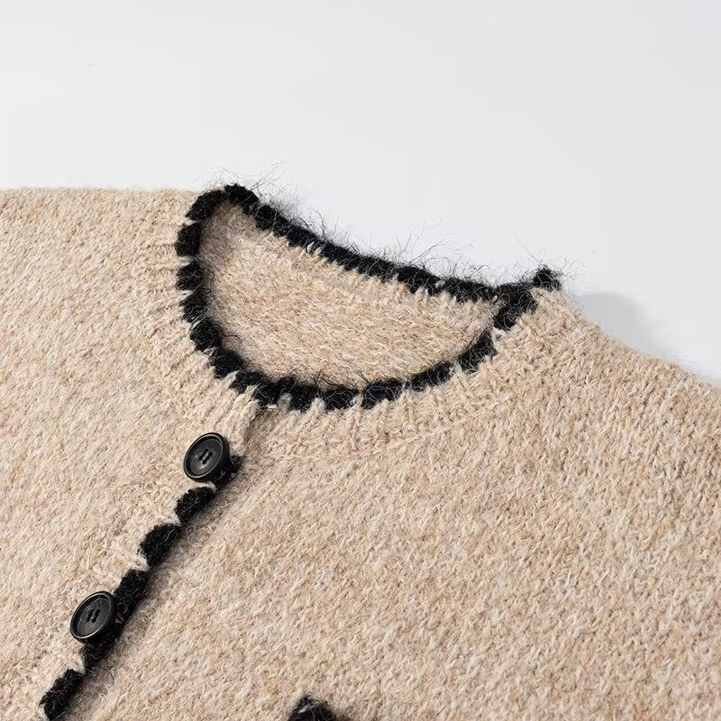 Kvinnors cardigan med fickor och kontrasterande detaljer Mirla-Eva Jonsson