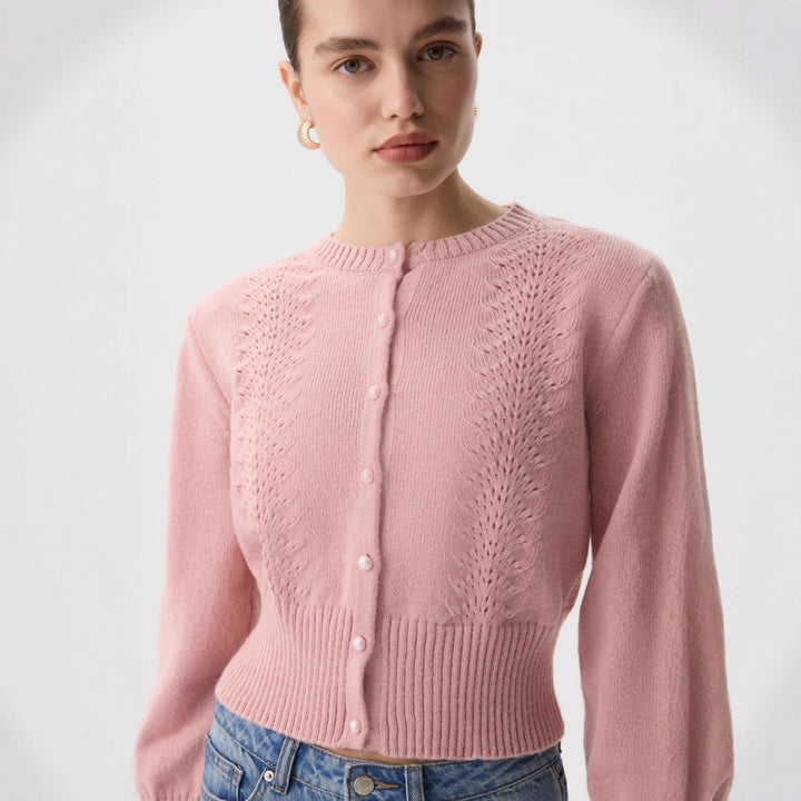 Kvinnors cardigan med fint spetsmönster och eleganta knappar Mirla-Eva Jonsson