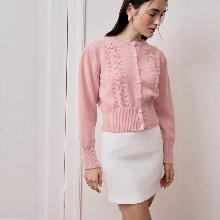 Kvinnors cardigan med fint spetsmönster och eleganta knappar Mirla-Eva Jonsson