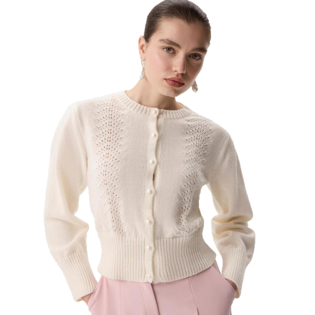 Kvinnors cardigan med fint spetsmönster och eleganta knappar Mirla-Eva Jonsson