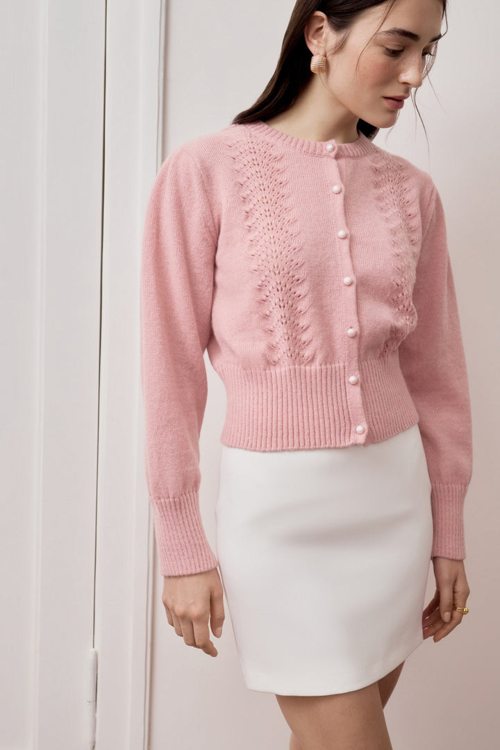 Kvinnors cardigan med fint spetsmönster och eleganta knappar Mirla-Eva Jonsson