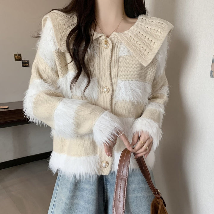 Kvinnors cardigan med flätad krage och faux fur-applikationer Mirla-Eva Jonsson
