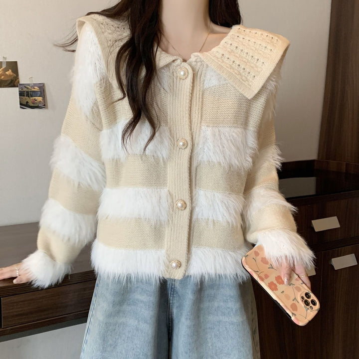 Kvinnors cardigan med flätad krage och faux fur-applikationer Mirla-Eva Jonsson