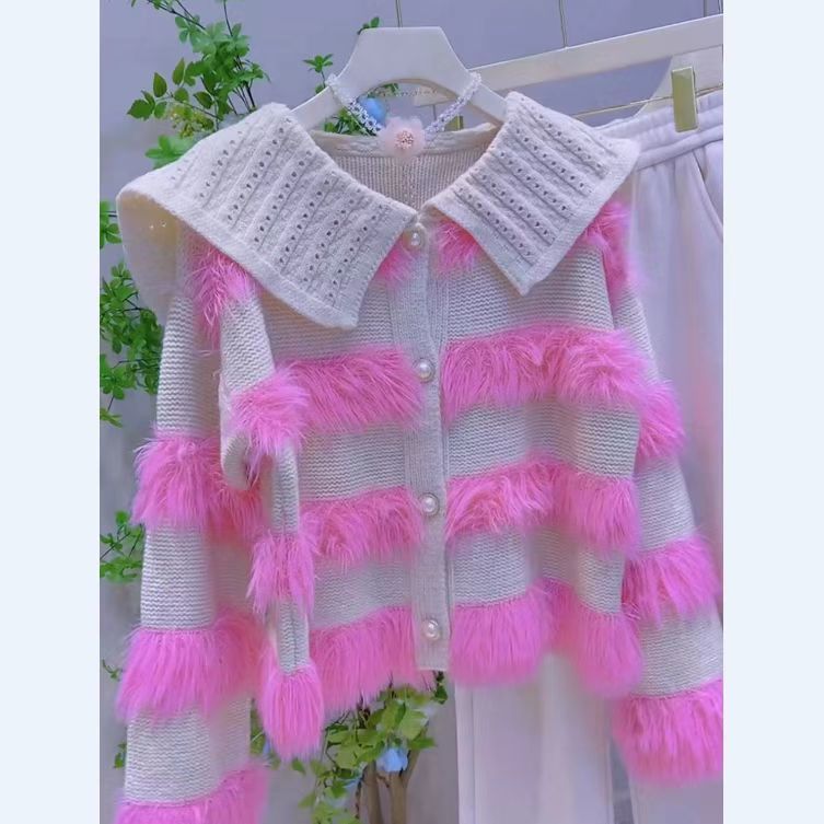 Kvinnors cardigan med flätad krage och faux fur-applikationer Mirla-Eva Jonsson