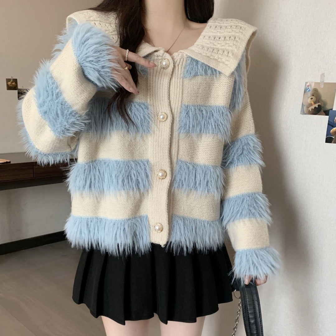 Kvinnors cardigan med flätad krage och faux fur-applikationer Mirla-Eva Jonsson