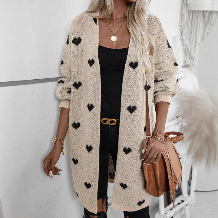 Kvinnors cardigan med hjärt-mönster och avslappnad passform Mirla-Eva Jonsson