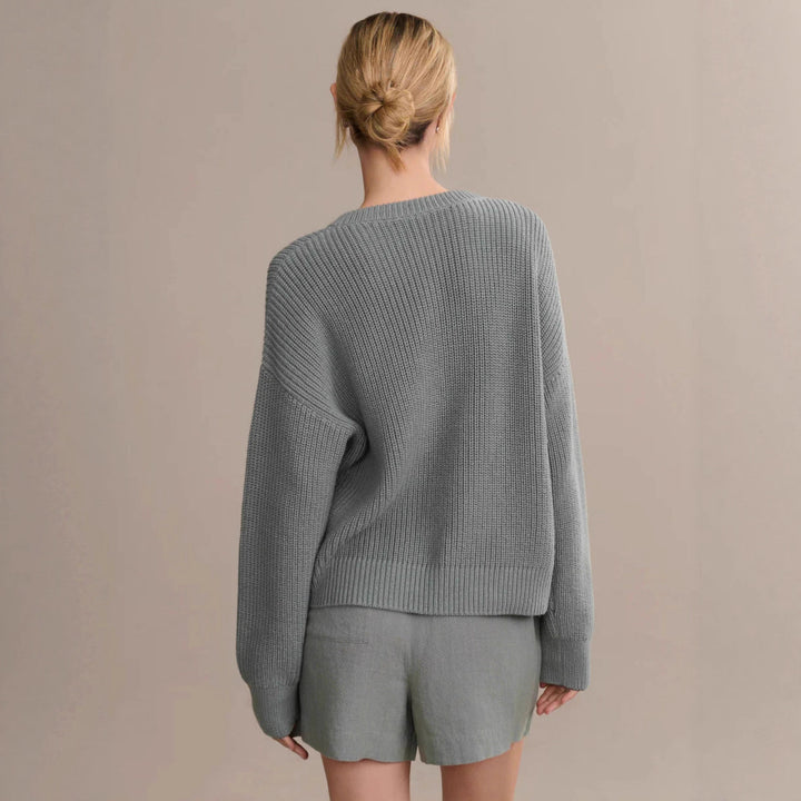 Kvinnors cardigan med knäppning och elegant struktur Mirla-Eva Jonsson
