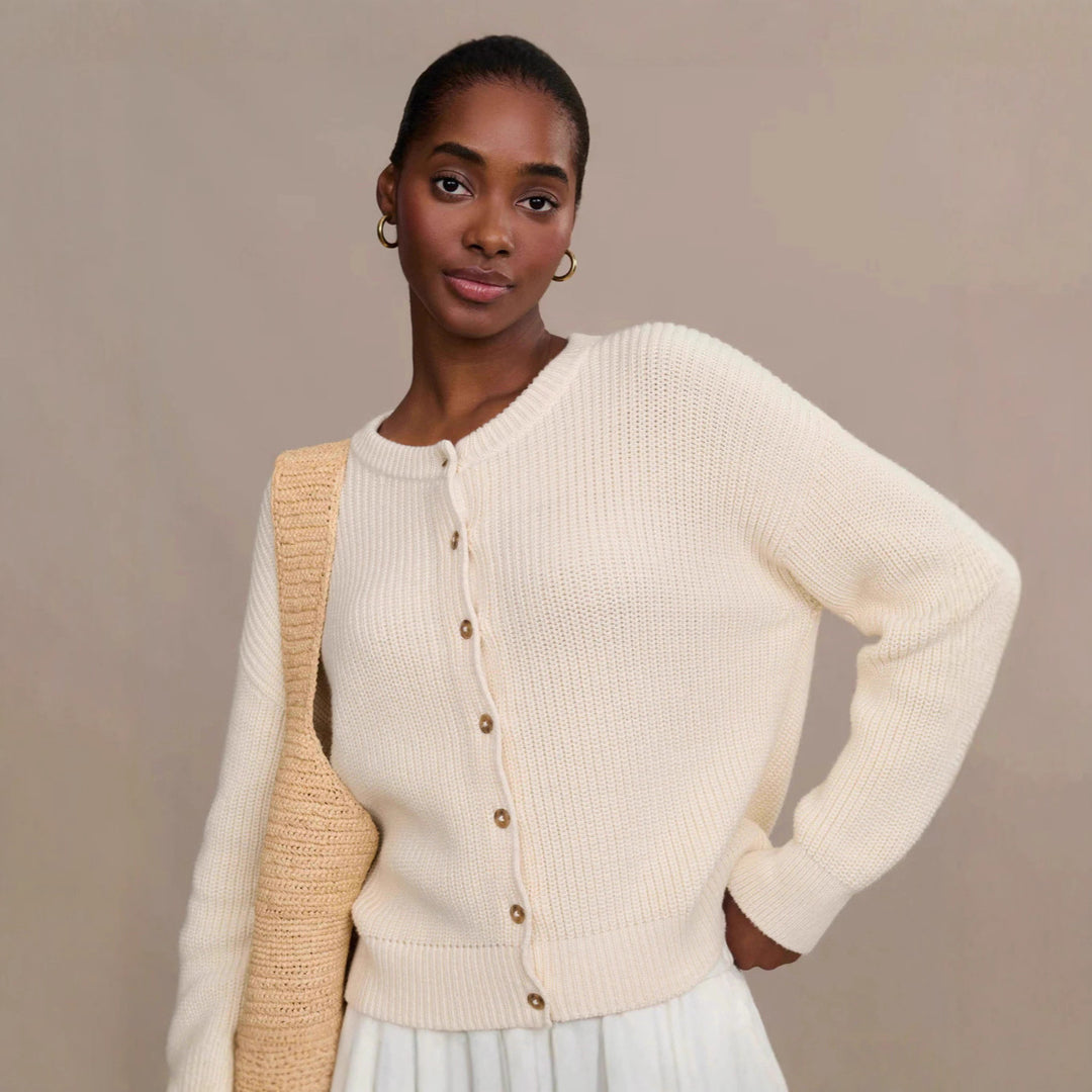 Kvinnors cardigan med knäppning och elegant struktur Mirla-Eva Jonsson