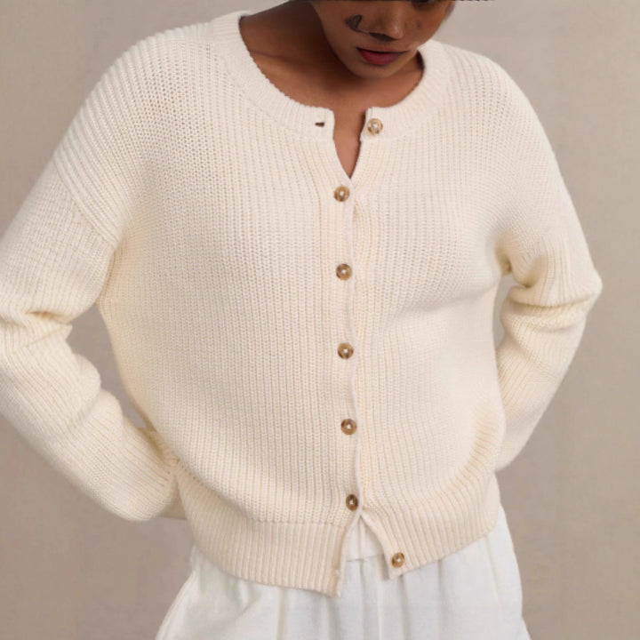 Kvinnors cardigan med knäppning och elegant struktur Mirla-Eva Jonsson