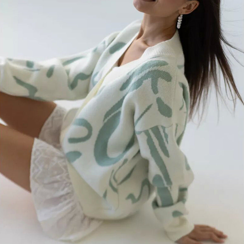 Kvinnors cardigan med modern mönster och eleganta knappar-Eva Jonsson