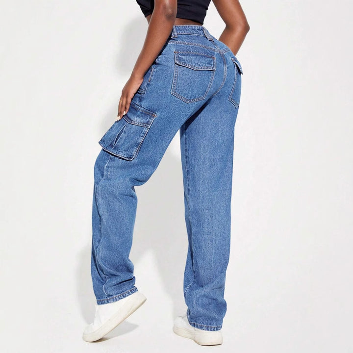 Kvinnors cargo jeans med elastiskt midjeband och innovativ design-Eva Jonsson
