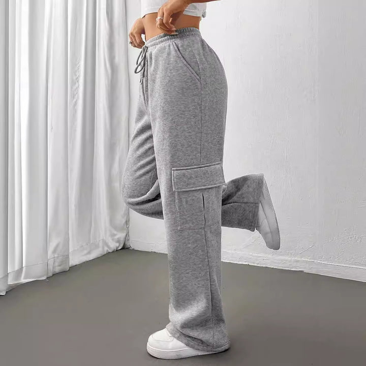 Kvinnors cargo-stil fritidsbyxor med elastisk midja och praktiska sidofickor Mirla-Eva Jonsson