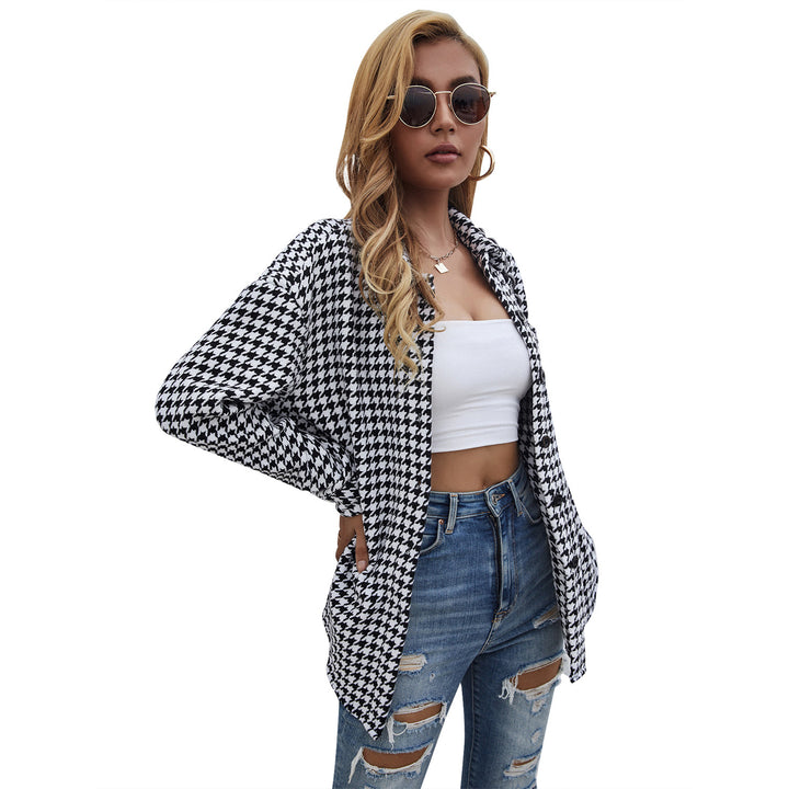 Kvinnors casual skjortjacka i trendigt hundtandmönster med lös passform Mirla-Eva Jonsson