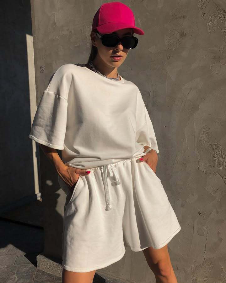 Kvinnors casual topp och shorts set med knappdetaljer Mirla-Eva Jonsson