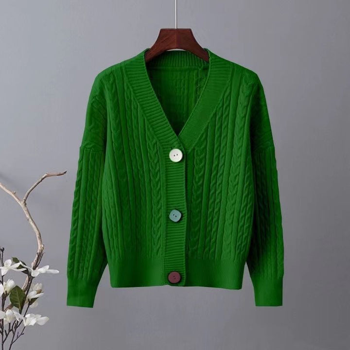 Kvinnors chunky stickad cardigan med V-hals och dekorativa knappar Mirla-Eva Jonsson
