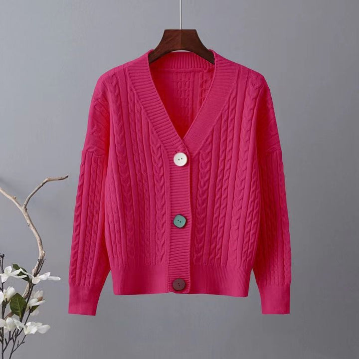 Kvinnors chunky stickad cardigan med V-hals och dekorativa knappar Mirla-Eva Jonsson