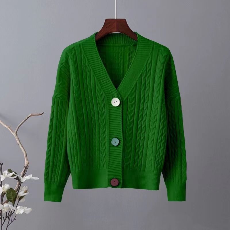 Kvinnors chunky stickad cardigan med V-hals och dekorativa knappar Mirla-Eva Jonsson