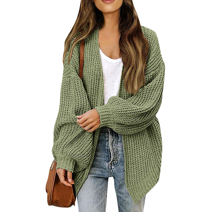 Kvinnors chunky stickad cardigan med en avslappnad passform och sänkta axlar Mirla-Eva Jonsson