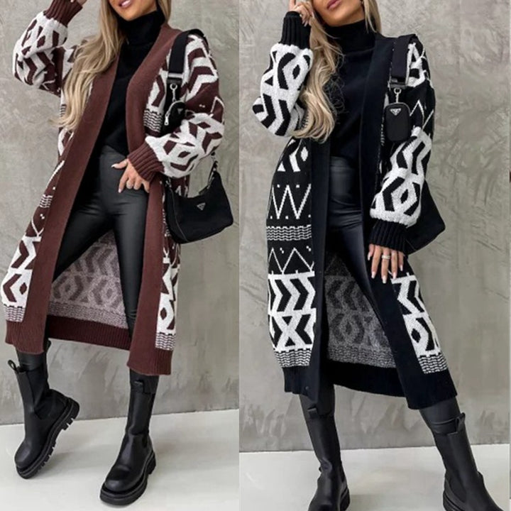 Kvinnors chunky stickad cardigan med folkloristiska mönster och avslappnad passform Mirla-Eva Jonsson