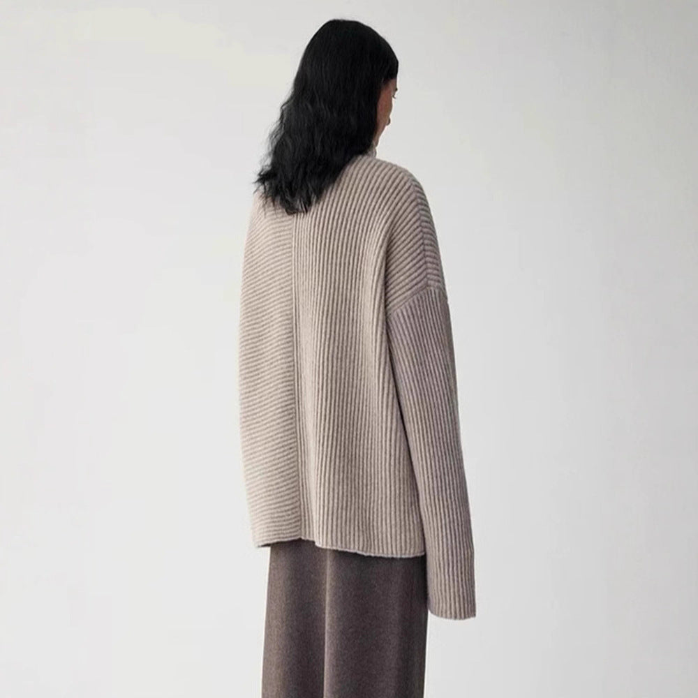 Kvinnors chunky stickad cardigan med hög krage och knappslå Mirla-Eva Jonsson