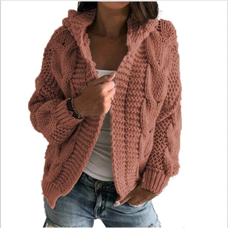 Kvinnors chunky stickad cardigan med huva och djupa fickor Mirla-Eva Jonsson