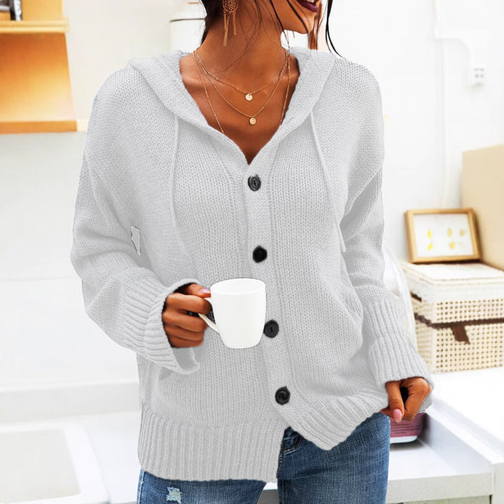 Kvinnors chunky stickad cardigan med huva och knappdetaljer Mirla-Eva Jonsson