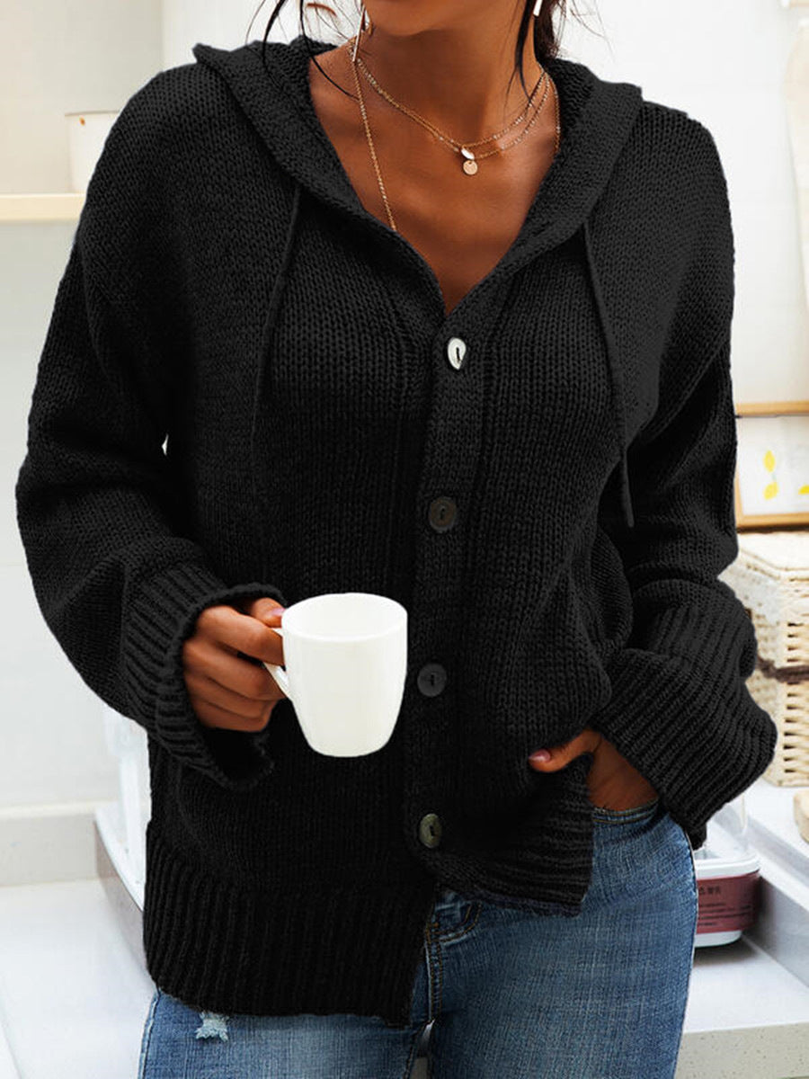 Kvinnors chunky stickad cardigan med huva och knappdetaljer Mirla-Eva Jonsson