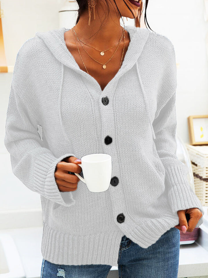 Kvinnors chunky stickad cardigan med huva och knappdetaljer Mirla-Eva Jonsson