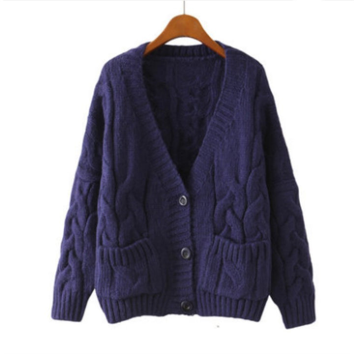 Kvinnors chunky stickad cardigan med knäppfickor och V-hals Mirla-Eva Jonsson