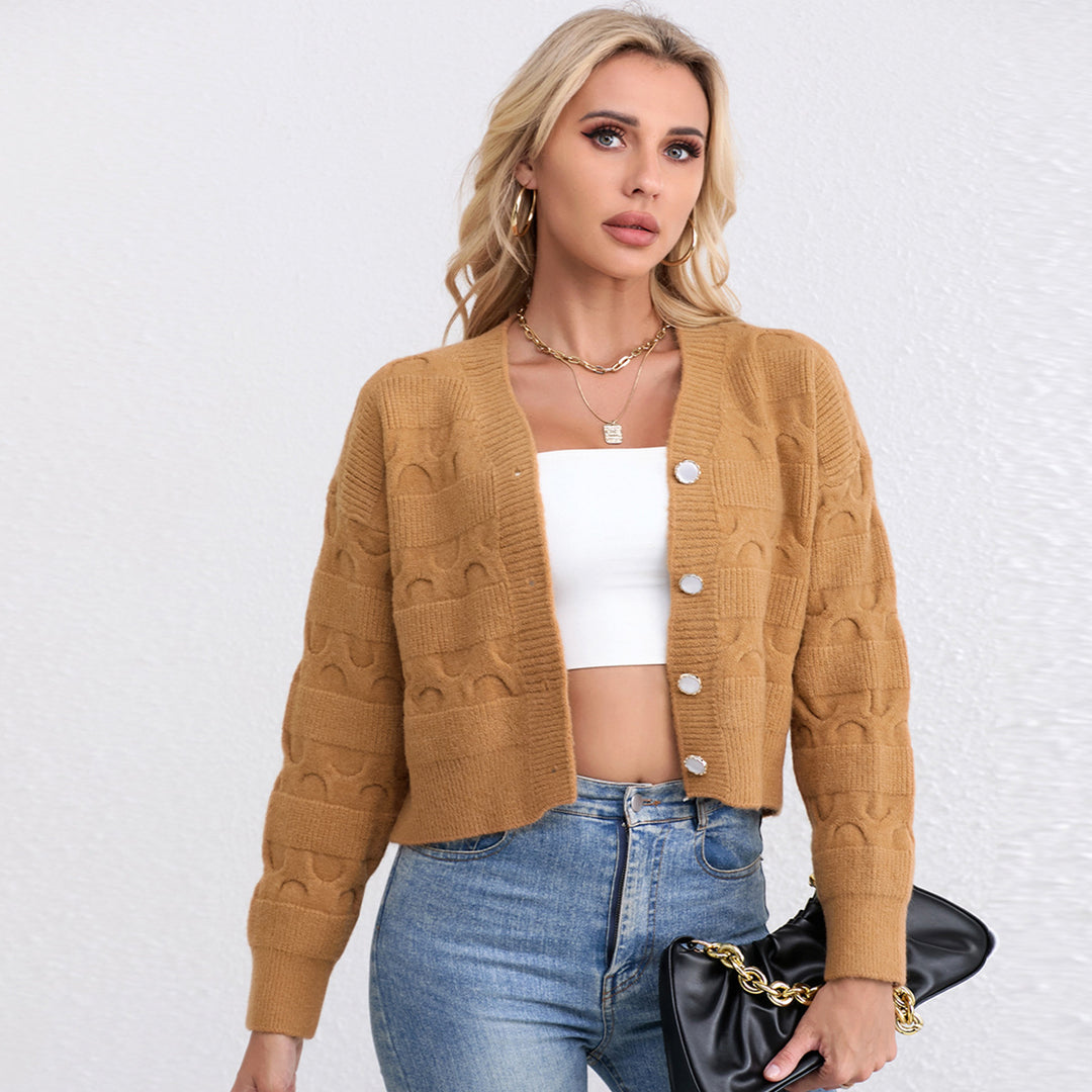 Kvinnors chunky stickad cardigan med unikt mönster och bekväm passform Mirla-Eva Jonsson