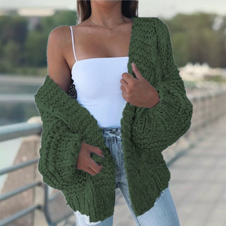Kvinnors chunky stickad kofta med oversized passform och avslappnad design Mirla-Eva Jonsson