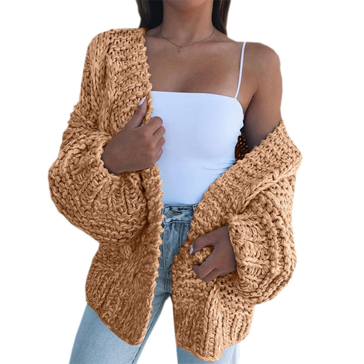 Kvinnors chunky stickad kofta med oversized passform och avslappnad design Mirla-Eva Jonsson