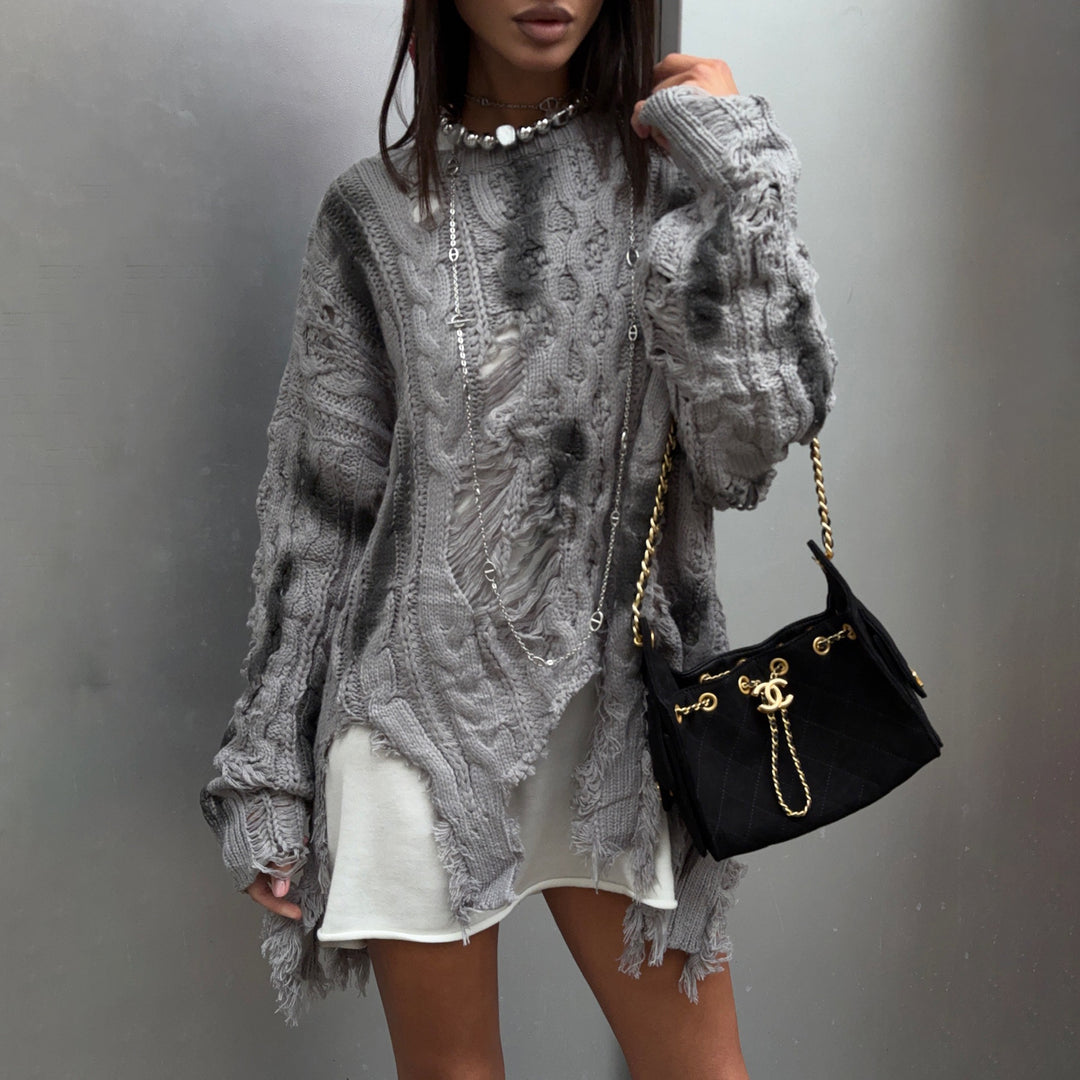 Kvinnors chunky stickad oversized tröja med fransar Mirla-Eva Jonsson