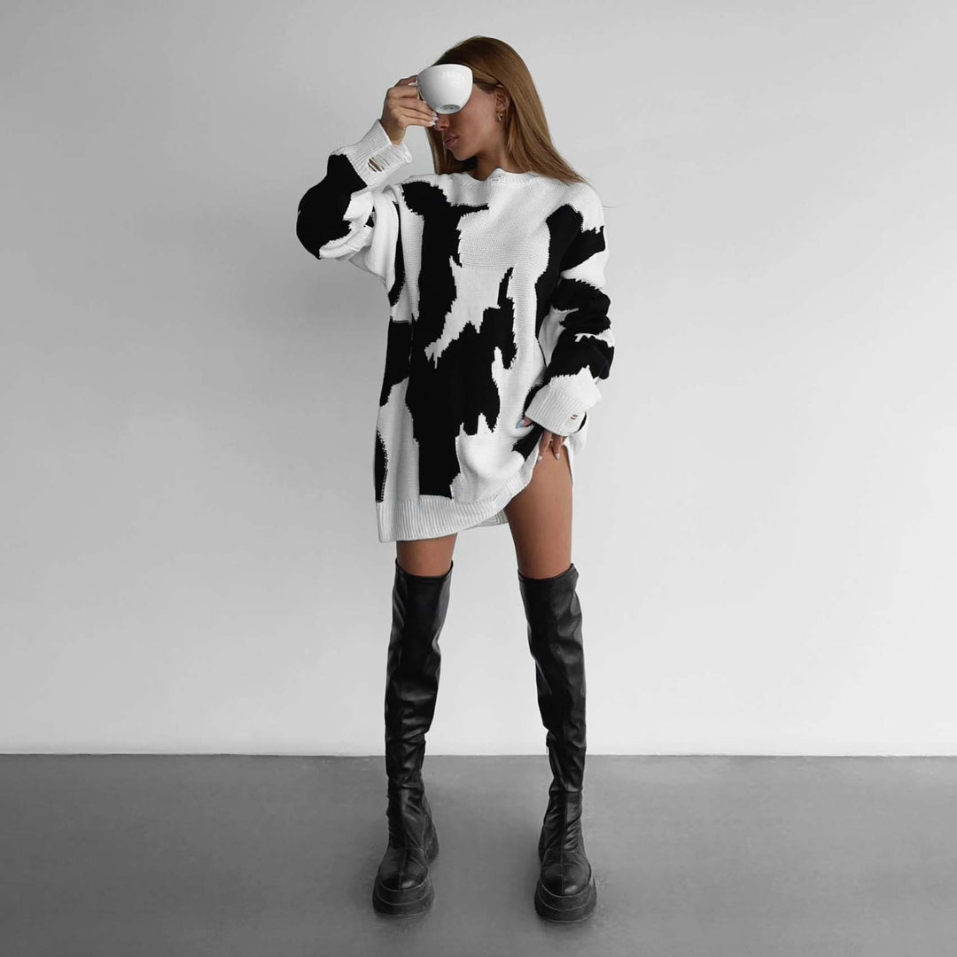 Kvinnors chunky stickad oversized tröja med spännande grafisk design Mirla-Eva Jonsson