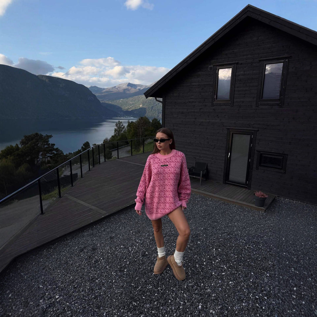 Kvinnors chunky stickad tröja med geometriskt mönster och avslappnad passform Mirla-Eva Jonsson