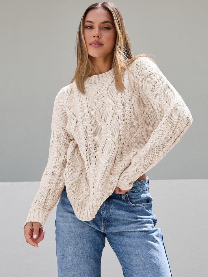 Kvinnors chunky stickad tröja med kabeldesign Mirla-Eva Jonsson