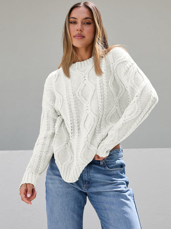 Kvinnors chunky stickad tröja med kabeldesign Mirla-Eva Jonsson