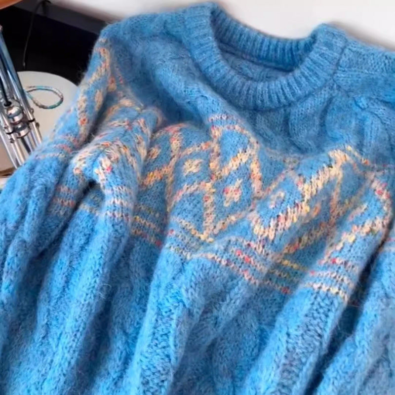 Kvinnors chunky stickad tröja med nordiskt mönster och mjukt material Mirla-Eva Jonsson