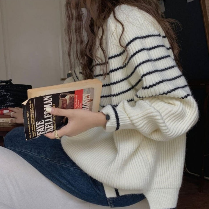 Kvinnors chunky stickad tröja med randig design och avslappnad passform Mirla-Eva Jonsson