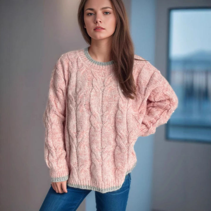 Kvinnors chunky stickad tröja med textur och avslappnad design Mirla-Eva Jonsson