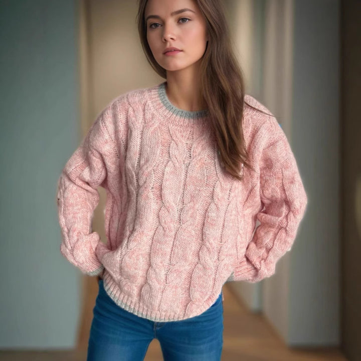 Kvinnors chunky stickad tröja med textur och avslappnad design Mirla-Eva Jonsson