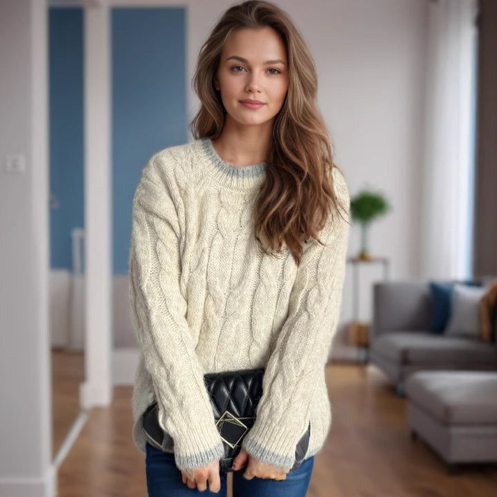 Kvinnors chunky stickad tröja med textur och avslappnad design Mirla-Eva Jonsson