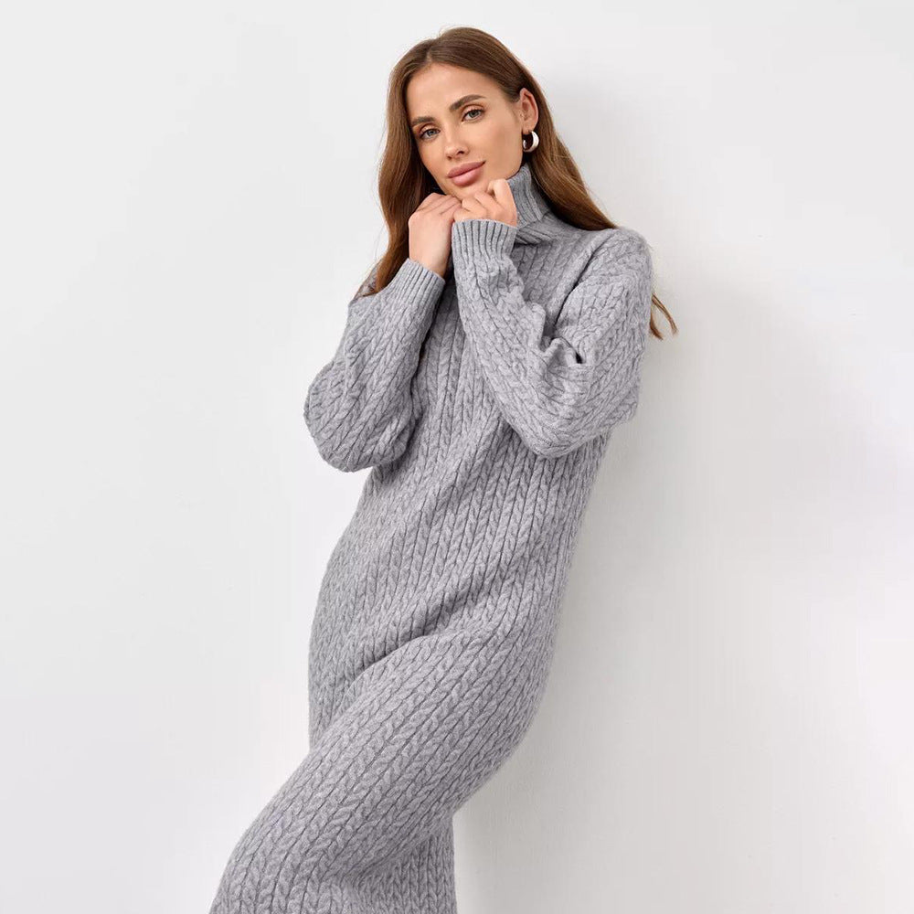Kvinnors chunky stickad turtleneck tröja med modern kabelmönster och avslappnad passform Mirla-Eva Jonsson