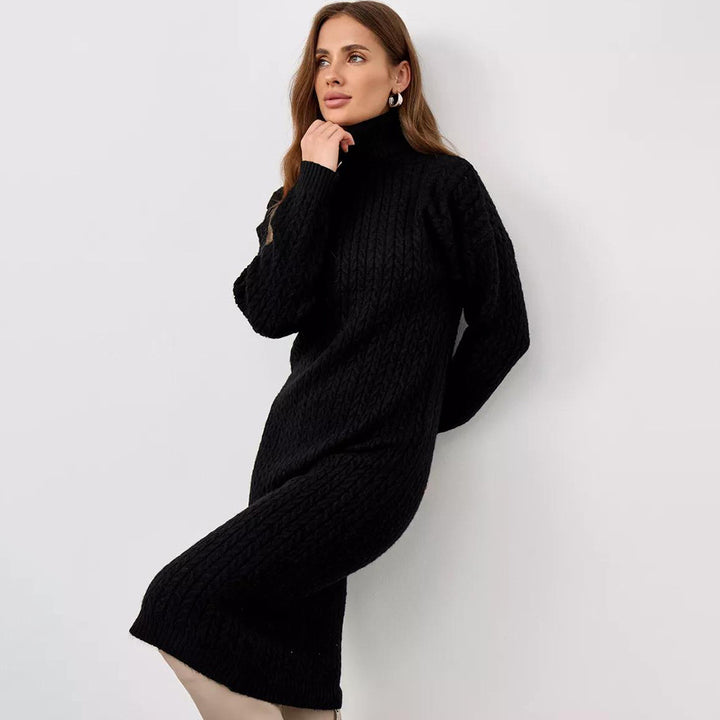 Kvinnors chunky stickad turtleneck tröja med modern kabelmönster och avslappnad passform Mirla-Eva Jonsson