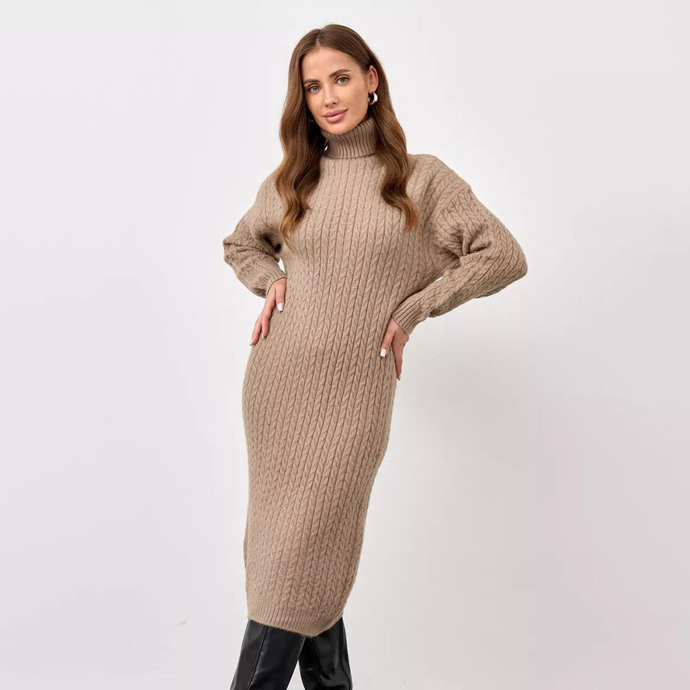 Kvinnors chunky stickad turtleneck tröja med modern kabelmönster och avslappnad passform Mirla-Eva Jonsson