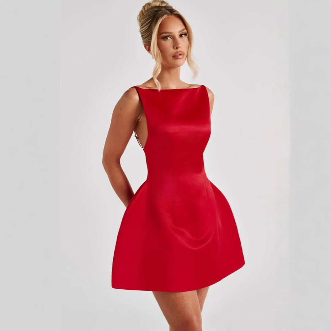 Kvinnors cocktailklänning med elegant A-linjeform och glamorös midjedesign-Eva Jonsson