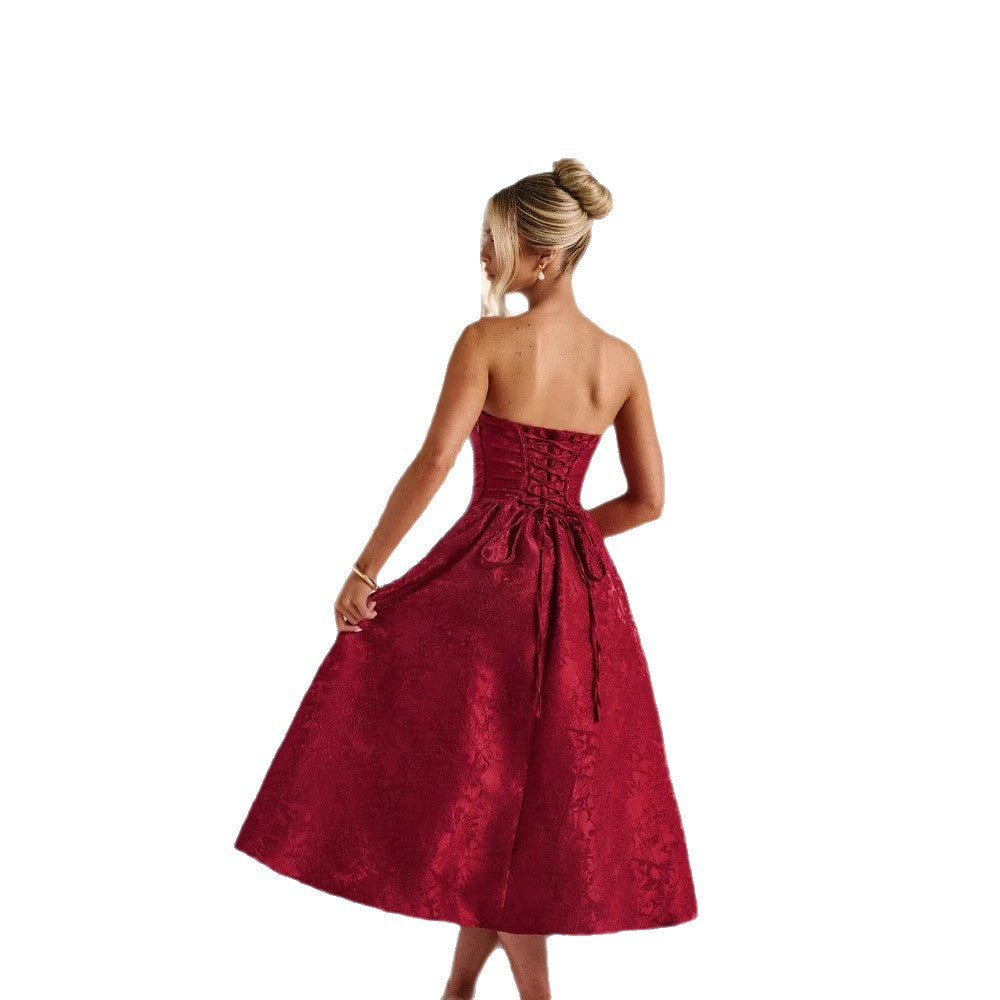 Kvinnors cocktailklänning med elegant bustier-topp och utsvängd kjol-Eva Jonsson